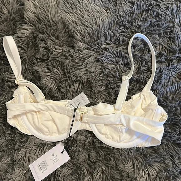 WeWoreWhat Ruffle Bikini Set - Picture 9 of 11